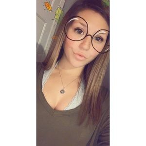 Meet your Posher, Hana